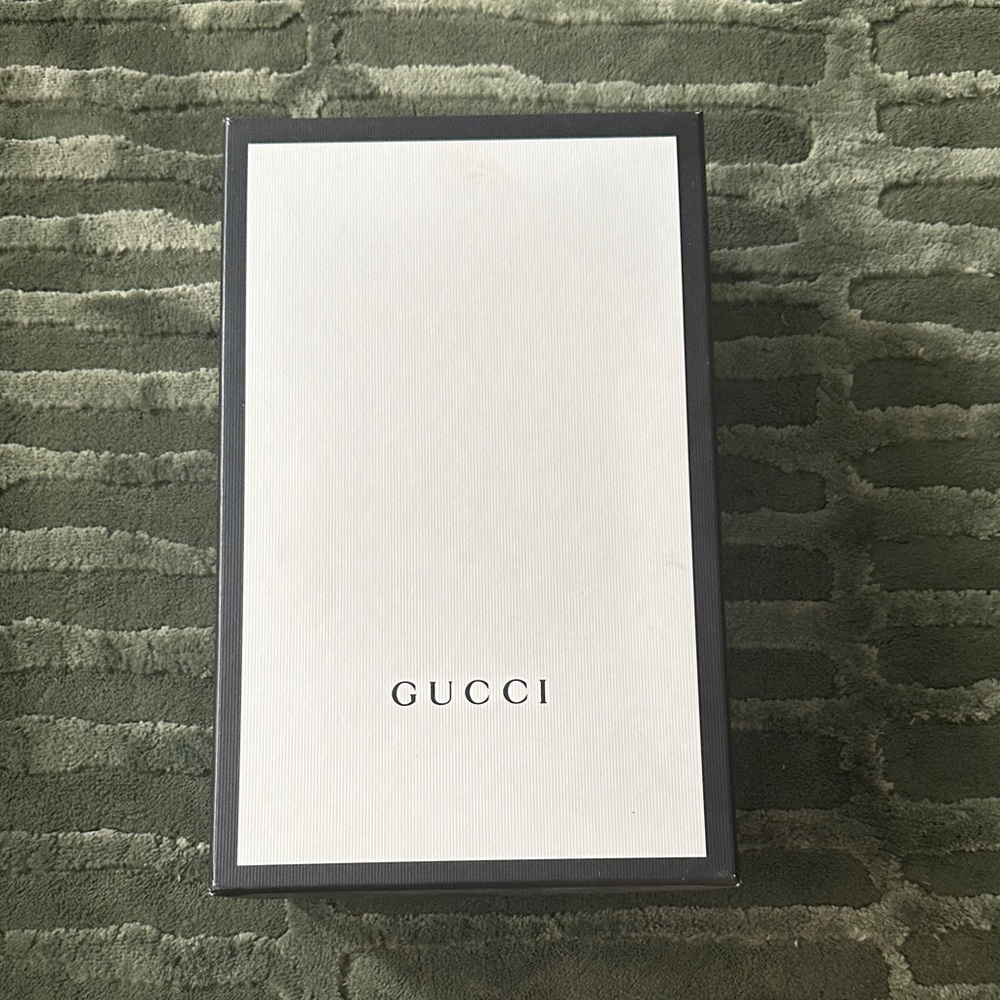 Gucci Classic White and Black Shoe Box w Dust Bags